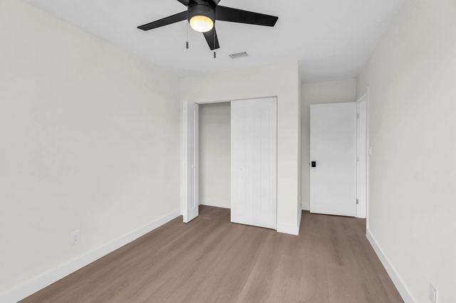 176 NW 106th Terrace, Pembroke Pines, FL 33026