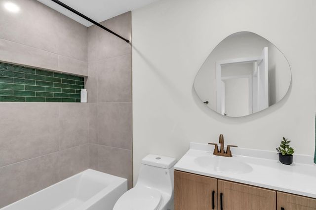176 NW 106th Terrace, Pembroke Pines, FL 33026