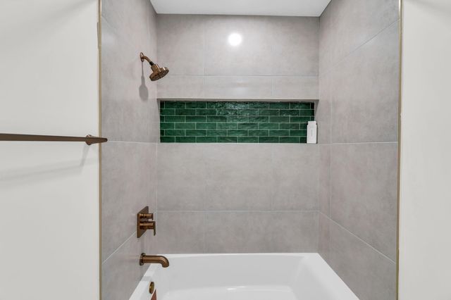 176 NW 106th Terrace, Pembroke Pines, FL 33026