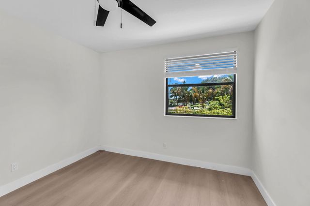 176 NW 106th Terrace, Pembroke Pines, FL 33026