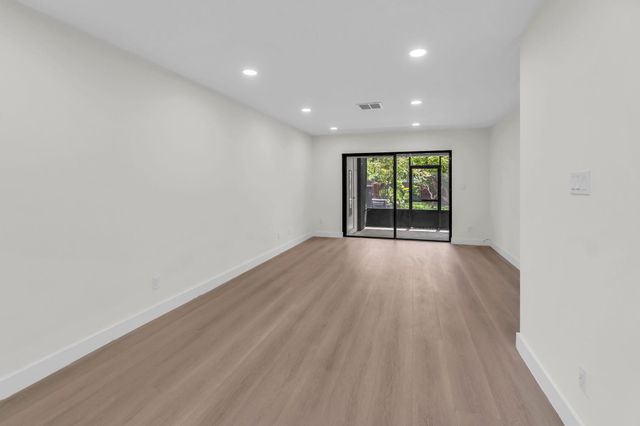 176 NW 106th Terrace, Pembroke Pines, FL 33026