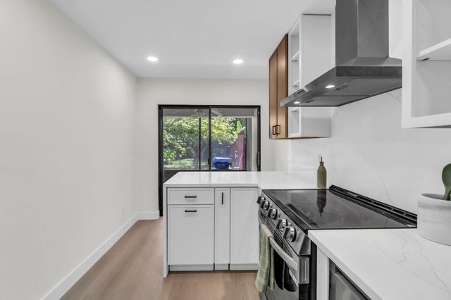 176 NW 106th Terrace, Pembroke Pines, FL 33026
