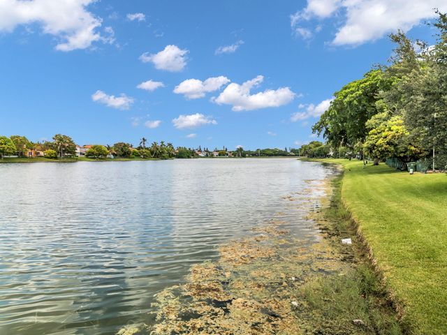 176 NW 106th Terrace, Pembroke Pines, FL 33026