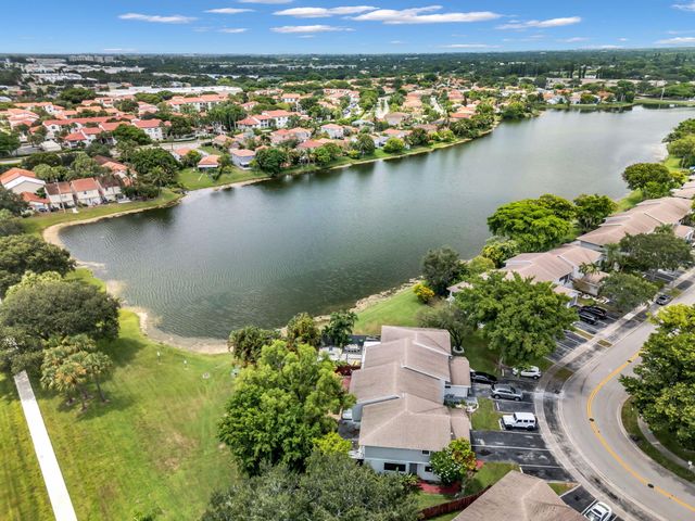 176 NW 106th Terrace, Pembroke Pines, FL 33026