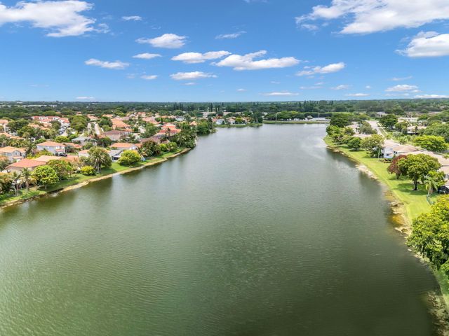176 NW 106th Terrace, Pembroke Pines, FL 33026