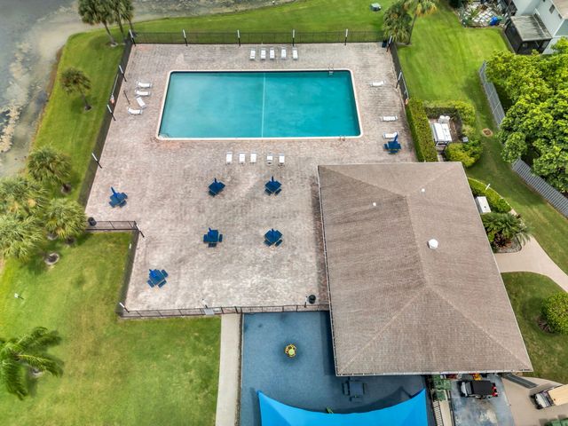 176 NW 106th Terrace, Pembroke Pines, FL 33026