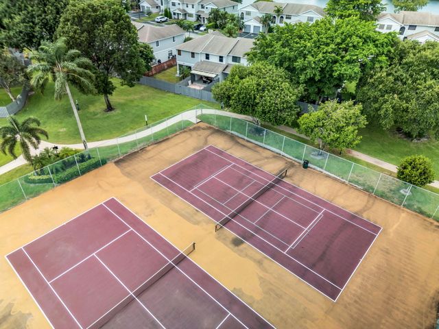 176 NW 106th Terrace, Pembroke Pines, FL 33026