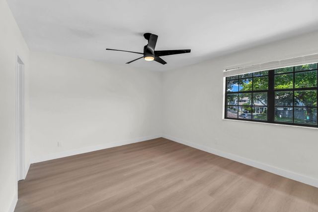 176 NW 106th Terrace, Pembroke Pines, FL 33026