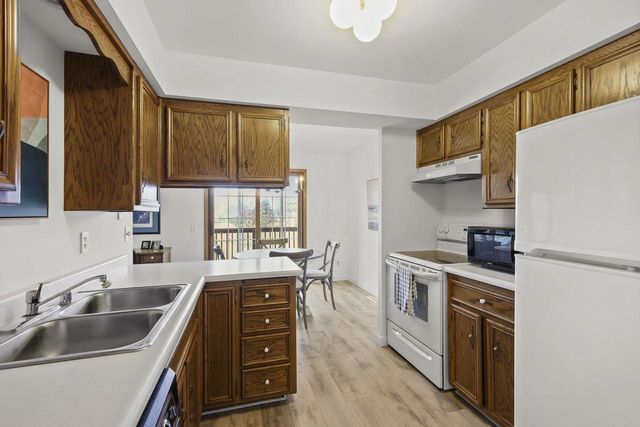 7372 Old Sauk Road, Madison, WI 53717