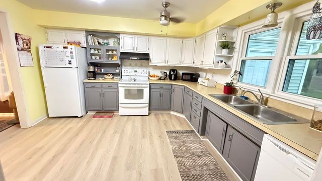 233 N Ernest Street, Griffith, IN 46319