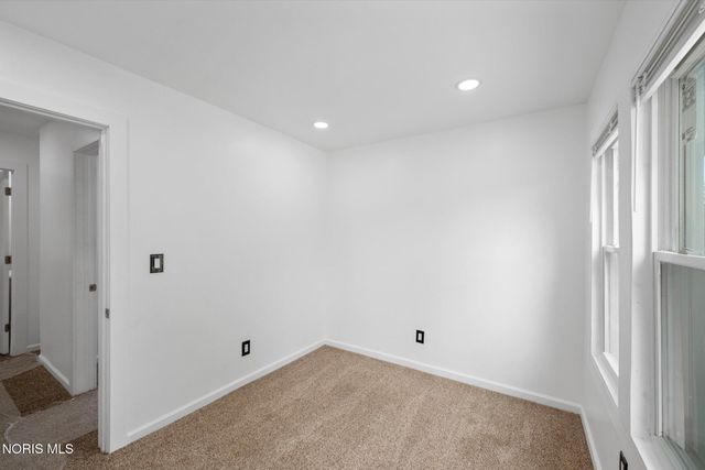 2042 Airline Avenue, Toledo, OH 43609