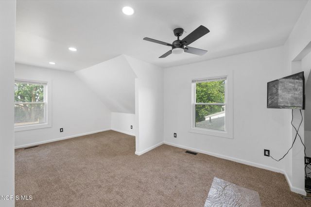 2042 Airline Avenue, Toledo, OH 43609