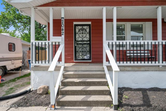 2042 Airline Avenue, Toledo, OH 43609