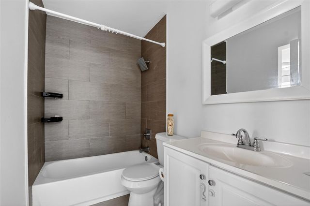 3930 Crystal Lake Drive 308, Deerfield Beach, FL 33064