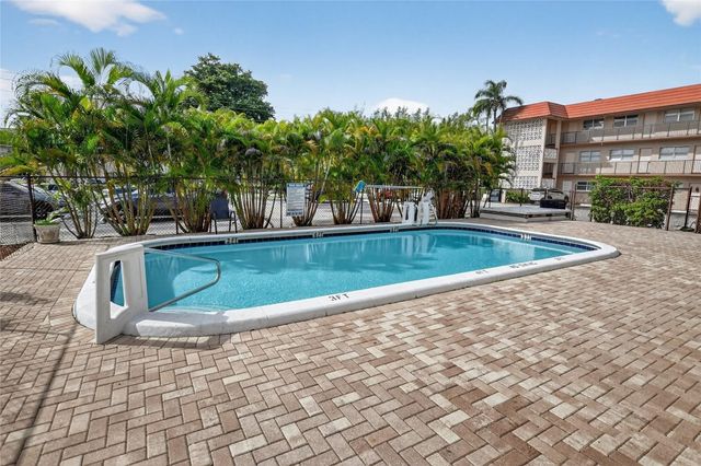 3930 Crystal Lake Drive 308, Deerfield Beach, FL 33064