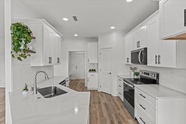 208 Oscar Godwin Rd, Dothan, AL 36301
