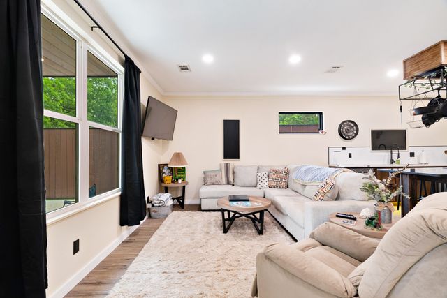 140 N Cedar, Blossom, TX 75416