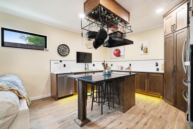 140 N Cedar, Blossom, TX 75416