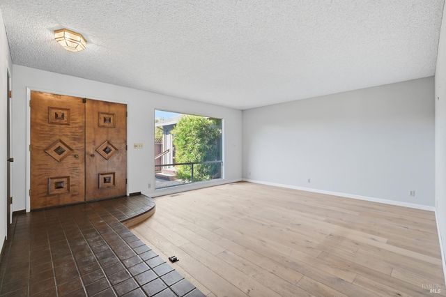 1124 Sunnyslope Dr, Santa Rosa, CA 95404