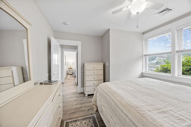 24 Cove St, Wareham, MA 02558