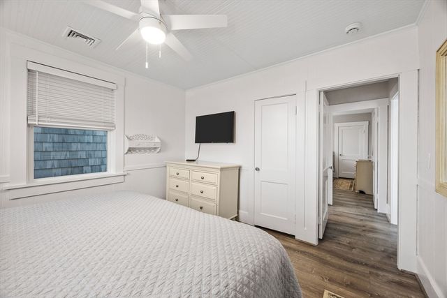 24 Cove St, Wareham, MA 02558