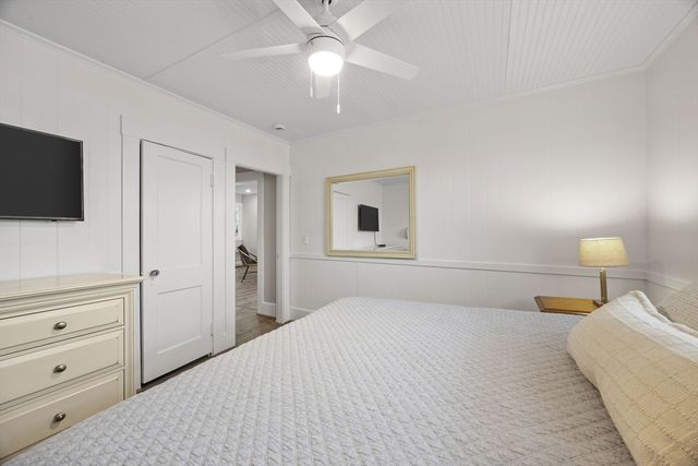 24 Cove St, Wareham, MA 02558