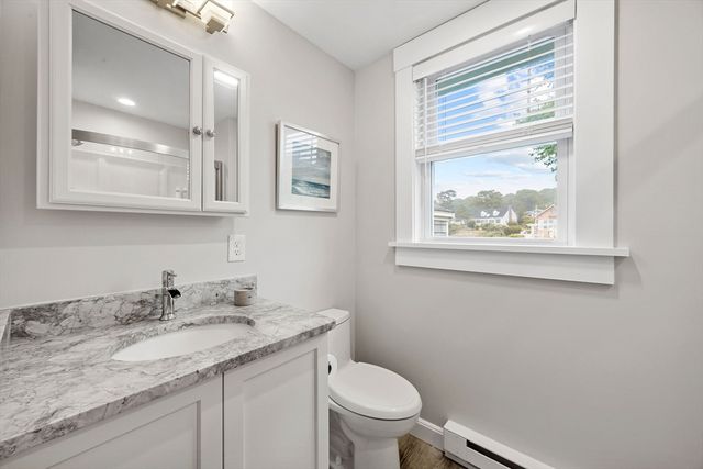 24 Cove St, Wareham, MA 02558