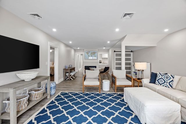 24 Cove St, Wareham, MA 02558