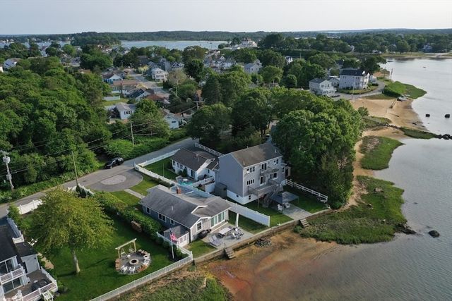 24 Cove St, Wareham, MA 02558