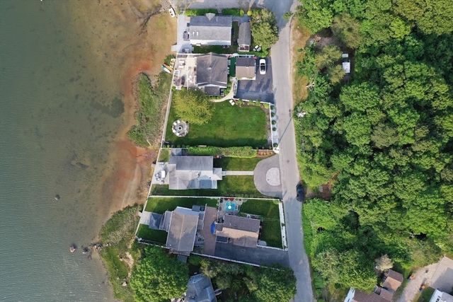 24 Cove St, Wareham, MA 02558