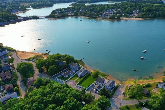 24 Cove St, Wareham, MA 02558