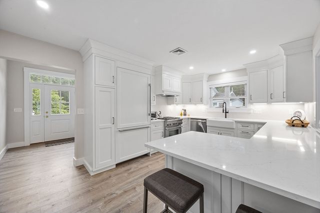 24 Cove St, Wareham, MA 02558