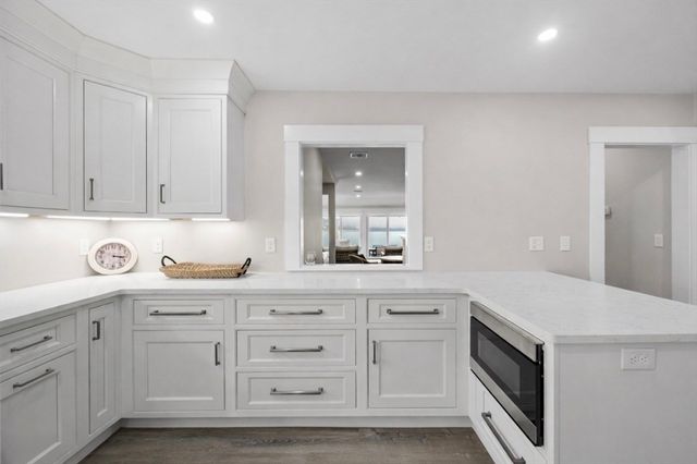 24 Cove St, Wareham, MA 02558