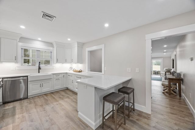 24 Cove St, Wareham, MA 02558