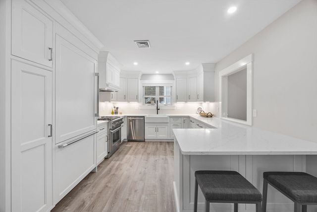 24 Cove St, Wareham, MA 02558