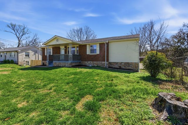 5015 Bonnahill Dr, Hermitage, TN 37076