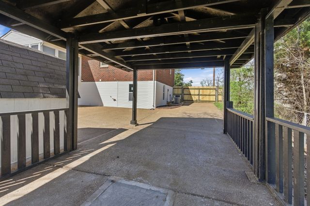 5015 Bonnahill Dr, Hermitage, TN 37076