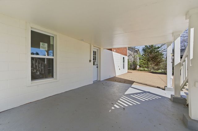 5015 Bonnahill Dr, Hermitage, TN 37076