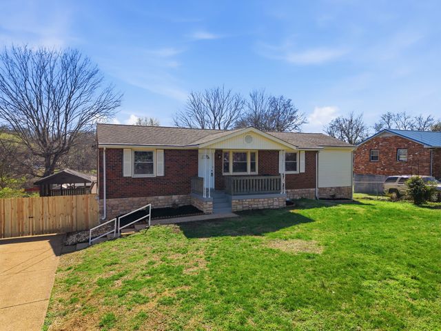 5015 Bonnahill Dr, Hermitage, TN 37076