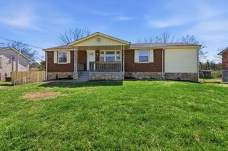 5015 Bonnahill Dr, Hermitage, TN 37076