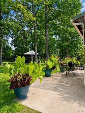 22907 Lakeside Hills Drive, Warrenton, MO 63383