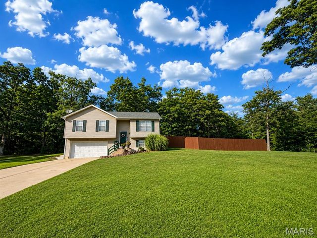 22907 Lakeside Hills Drive, Warrenton, MO 63383