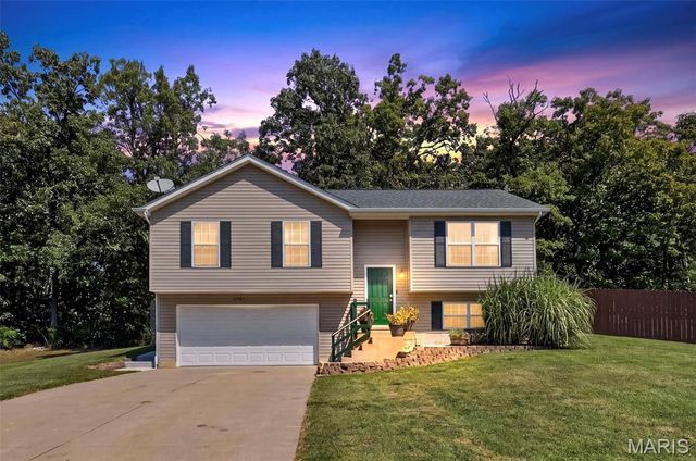 22907 Lakeside Hills Drive, Warrenton, MO 63383