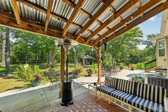 22907 Lakeside Hills Drive, Warrenton, MO 63383