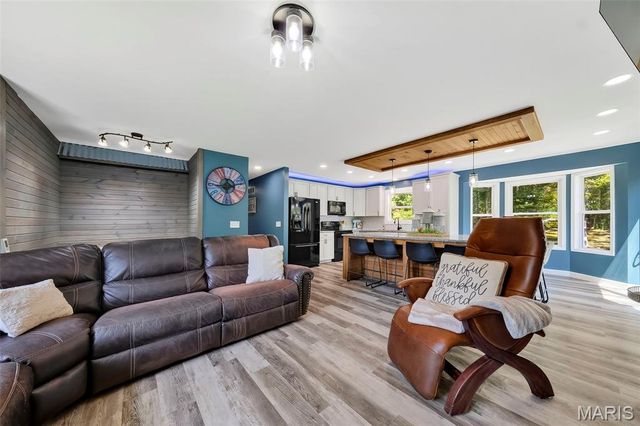 22907 Lakeside Hills Drive, Warrenton, MO 63383