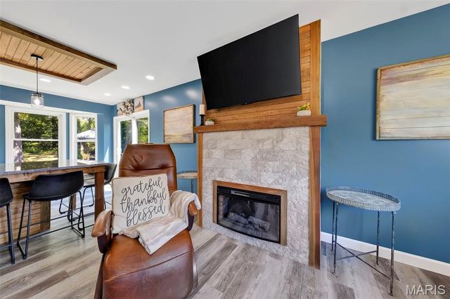 22907 Lakeside Hills Drive, Warrenton, MO 63383