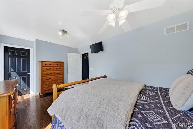 22907 Lakeside Hills Drive, Warrenton, MO 63383