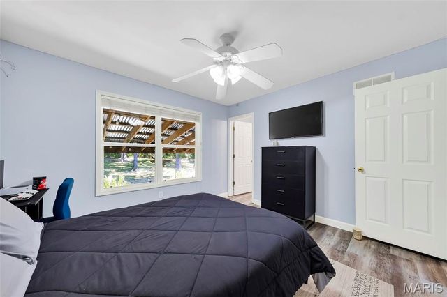 22907 Lakeside Hills Drive, Warrenton, MO 63383