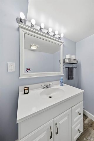22907 Lakeside Hills Drive, Warrenton, MO 63383