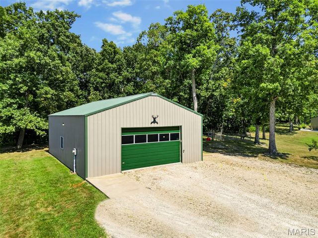 22907 Lakeside Hills Drive, Warrenton, MO 63383